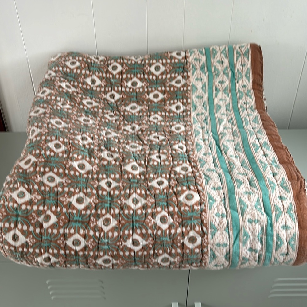 Kerry Cassill king quilt